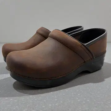 [ 새상품급 ] 단스코 프로페셔널 사보 클로그 샌들 36 브라운