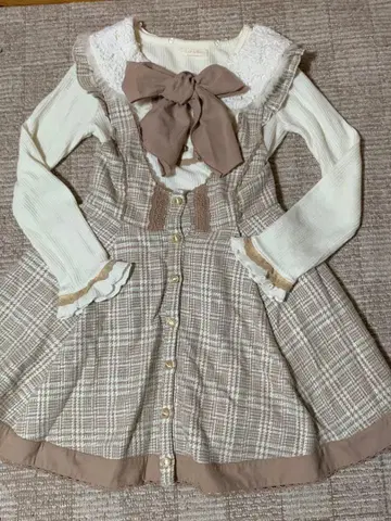 리즈리사 베이지 계열 체크 무늬 원피스