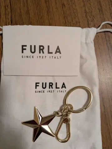 FURLA 별 모양 참 골드