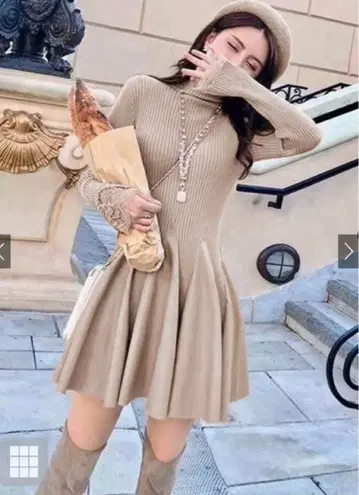 베이지 터틀넥 니트 원피스