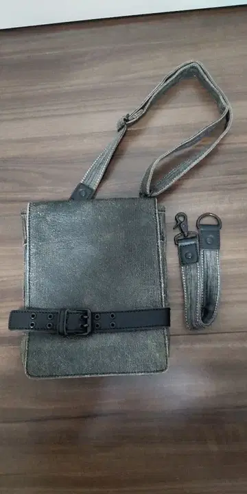 그레이 합성 피혁 숄더백