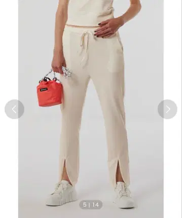 [미사용 새상품] NBB WEEKEND 트리코 피케 센터 슬릿 팬츠