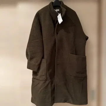 올리브 그린 롱 코트 버튼 포함