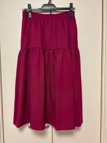 Aveniretoile 와인 레드 플레어 스커트 무릎 기장