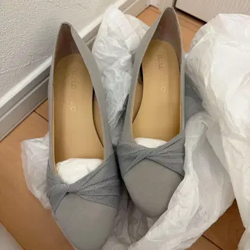 그레이 스웨이드풍 펌프스