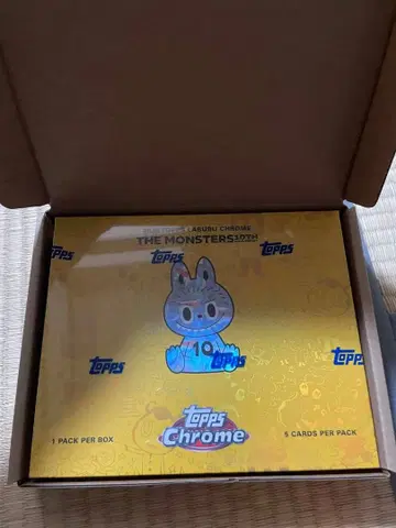 Topps Chrome The Monsters 10주년 박스
