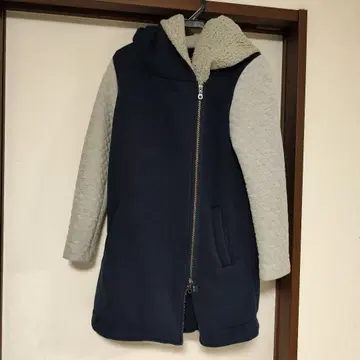 후드 부착 네이비 그레이 롱 코트