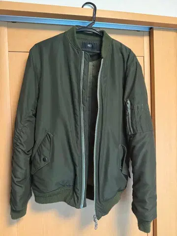 AZUL 충전솜 봄버 자켓 올리브