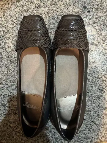 BeauFort 경량 웨지솔 펌프스