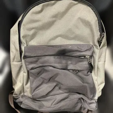 그레이 럭색 백팩
