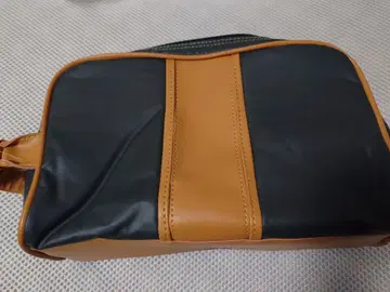 더블 지퍼 클러치백 트래블 파우치 카키와 카멜 컬러 성인