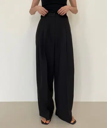 Didot.showroom 로우라이즈 투 턱 와이드 슬랙스 L 사이즈