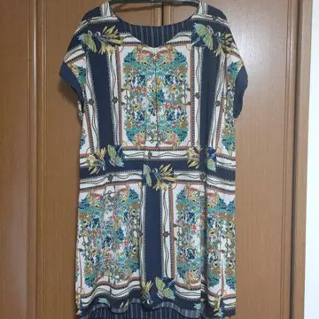 스카프 올 패턴 x 스트라이프 리버서블 튜닉 원피스