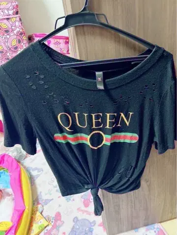 QUEEN 티셔츠 BLACKQUEEN d.i.a. 갸루 헤이세이