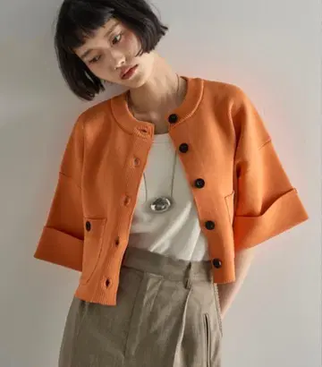 [THE YOn] 밴딩 편직 반팔 크롭 니트 가디건