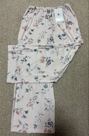 미사용 새상품 와코루 릴랙스 꽃무늬 릴랙스 팬츠