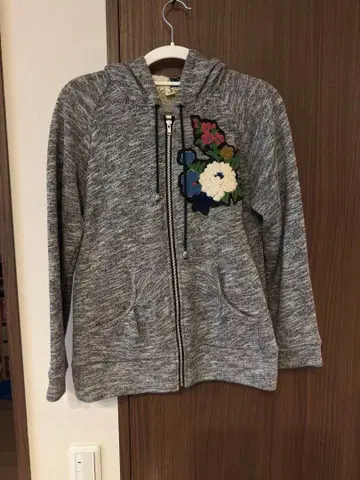 후리후 꽃무늬 자수 그레이 집업 후드티