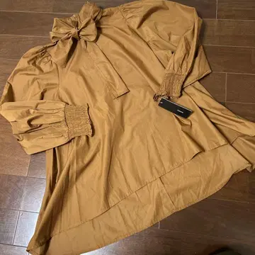 브라운 A라인 리본 타이 블라우스