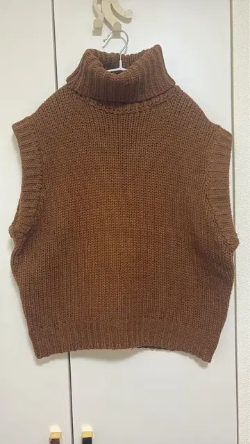 ZARA 브라운 슬리브리스 니트 M