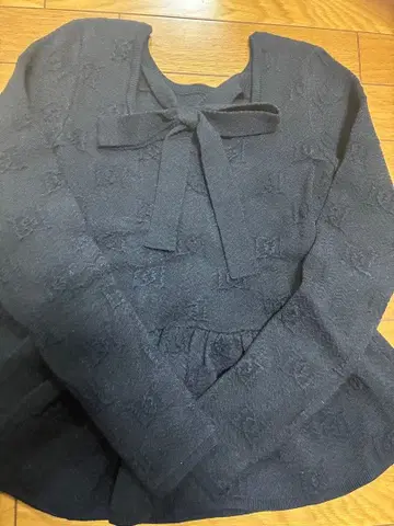 Darich 블랙 리본 포함 긴팔 니트