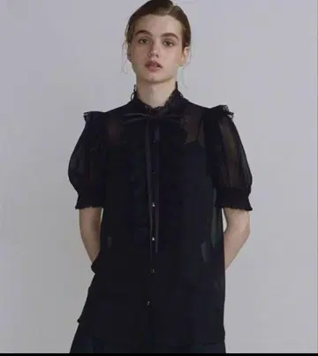 Sov. / 플리츠 프릴 블라우스 블랙 38 사이즈