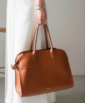 NEUNA 대용량 백 브라운