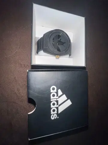 adidas 블랙 시계 박스 포함