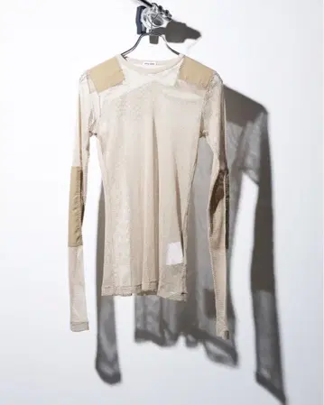 INSCRIRE 메쉬 탑 베이지