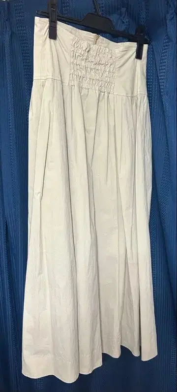 러그나무 문 플레어 스커트