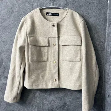 ZARA 골드 버튼 노카라 자켓 베이지