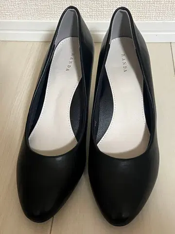 새상품 RANDA 런닝 펌프스 23.5cm