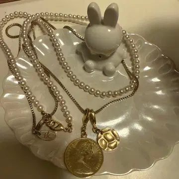 펄과 금속의 레이어드 목걸이 다케오 키쿠치