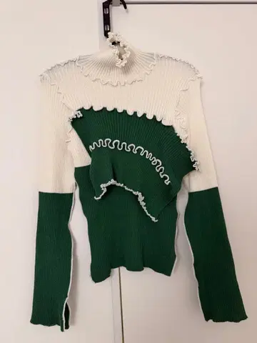 kotohayokoza 프릴 터틀넥 니트