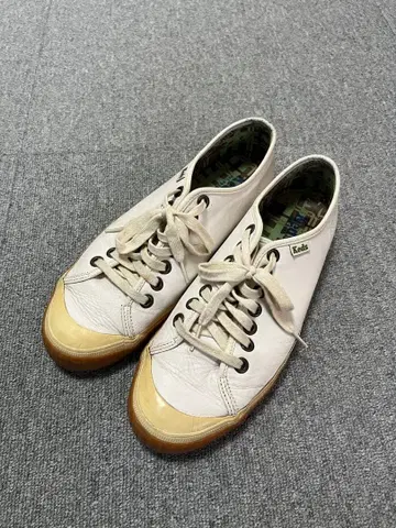 Keds 화이트 가죽 스니커즈