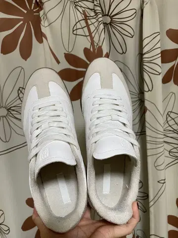 H&M 뉴 95% 스니커즈 화이트 그레이