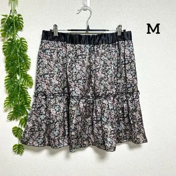 쿠란프리우스 M 미니 플레어 스커트 플라워 프린트 블랙