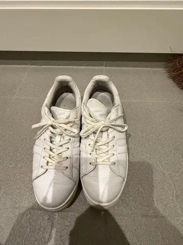 Y-3 화이트 가죽 스니커즈