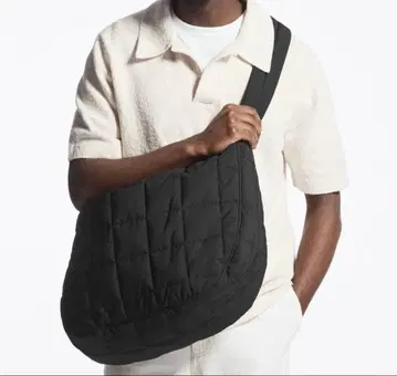 COS 퀼팅 메신저 백 블랙 새상품급