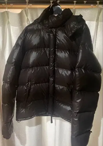 블랙 후드 부착 다운 자켓 새상품