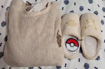 포켓몬 x GU 보아 플리스 풀오버와 슬리퍼 세트