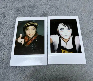 폴라로이드 2장 세트. 폴라로이드 9 사전예약 상품입니다.