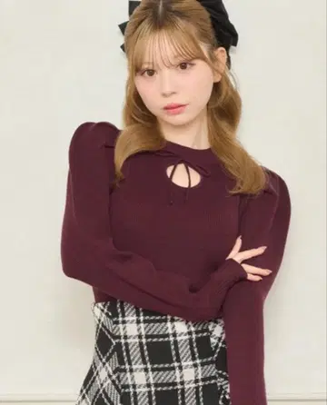 apres jour 프론트 오픈 파워 숄더 니트