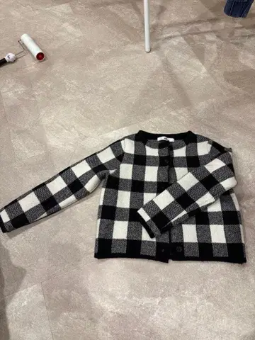 쉘러 블록 체크 앙상블 니트