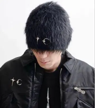 사그클럽 퍼 소재 블랙 니트 모자