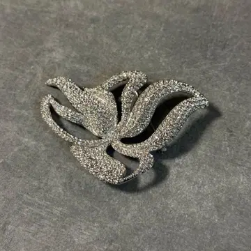 SWAROVSKI 스와로브스키 큐빅 핑 브로치