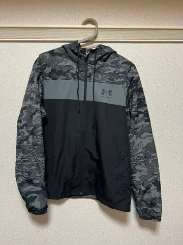 언더 아머 윈드 브레이커