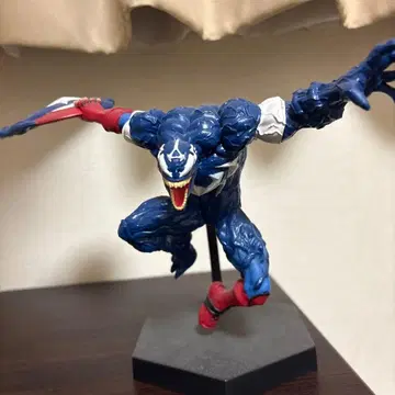 캡틴 아메리카 베놈 피규어