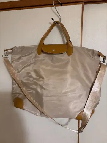 베이지 나일론 숄더백