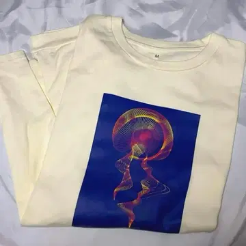 신은 주사위를 던지지 않는다 롱 슬리브 티셔츠 Yellow M 사이즈