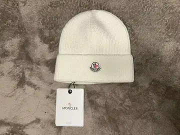 MONCLER 화이트 니트 모자
